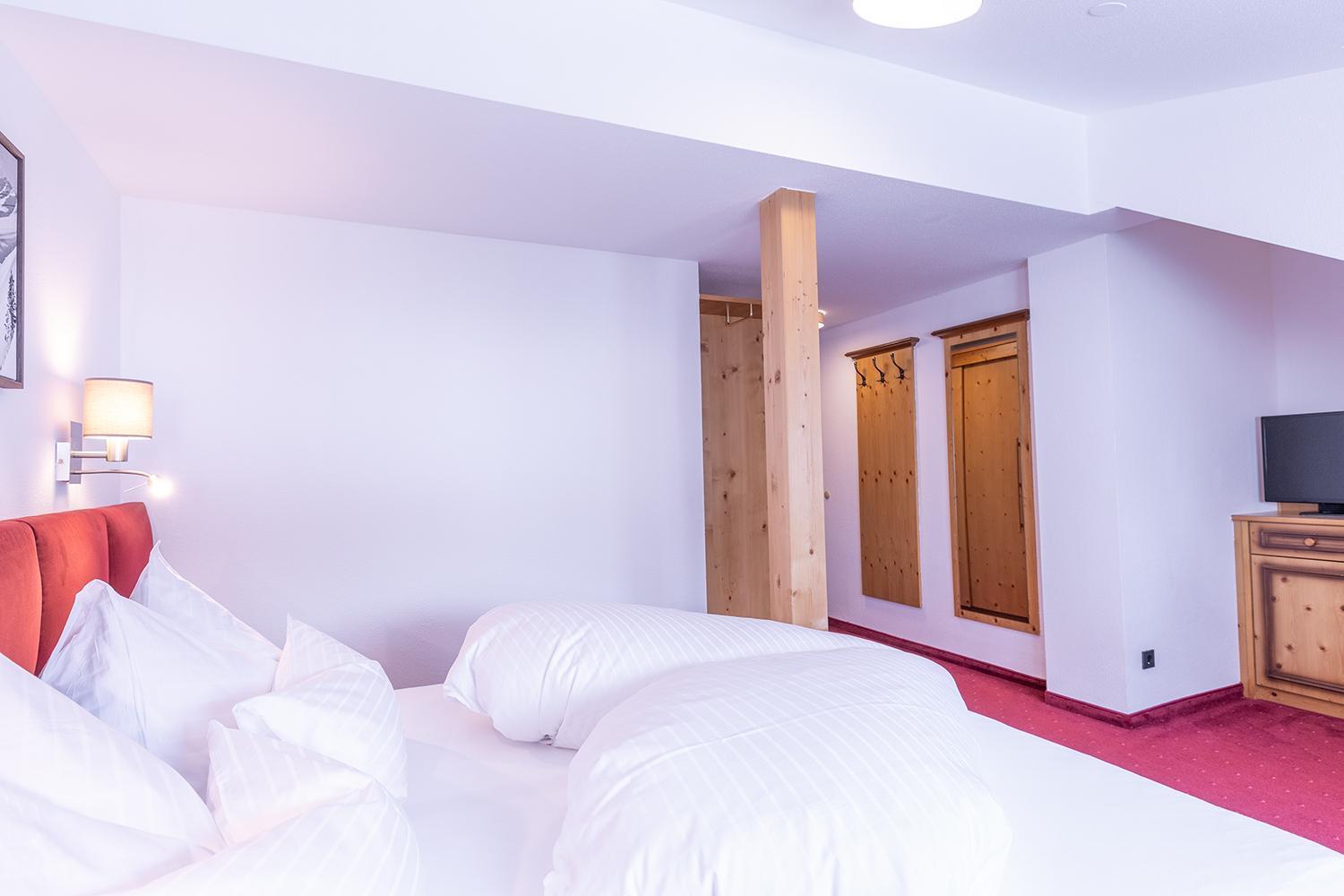 Hotel Sonnenheim Sankt Anton am Arlberg Bagian luar foto